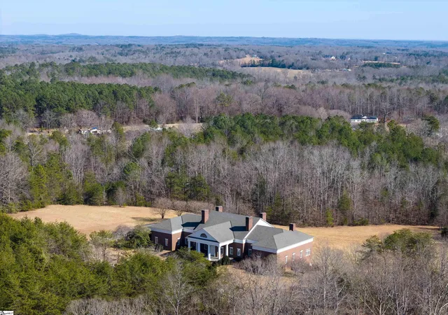 Photo 3 of Single family home for sale at 365 Patterson Rd, Spartanburg, SC 29307 | MLS# 1548147 | Listing updated on 2026-03-27