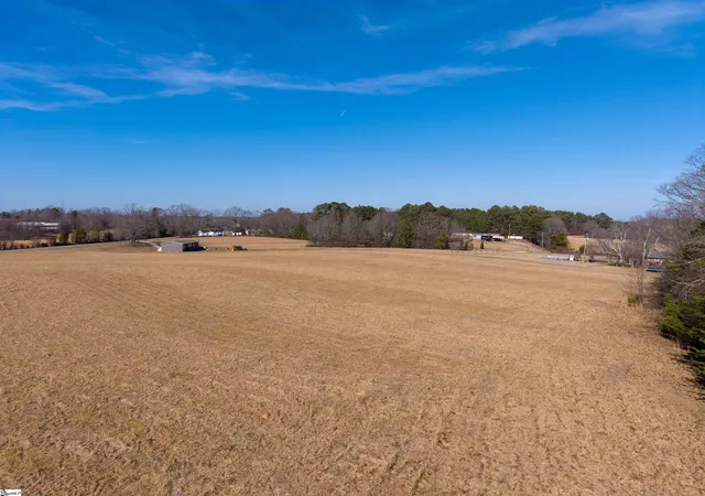Photo 4 of Single family home for sale at 365 Patterson Rd, Spartanburg, SC 29307 | MLS# 1548147 | Listing updated on 2026-03-27