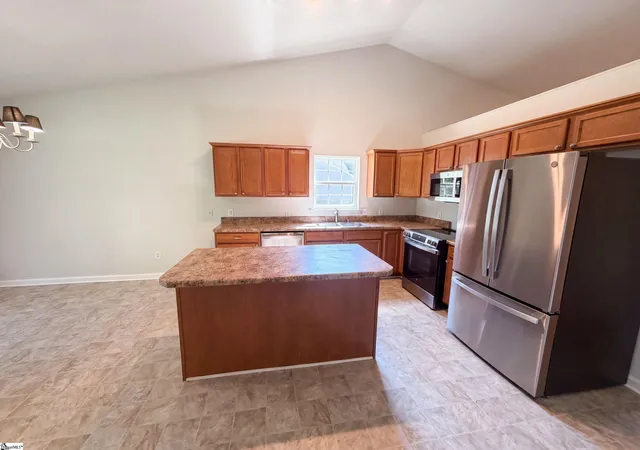 Photo 2 of Single family home for sale at 102 Hayworth Ave, Clinton, SC 29325 | MLS# 1599627 | Listing updated on 2026-08-03