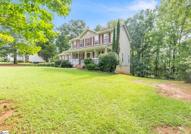 Photo 2 of Single family home for sale at 107 Indian Ridge Dr, Laurens, SC 29360 | MLS# 1600275 | Listing updated on 2026-08-11