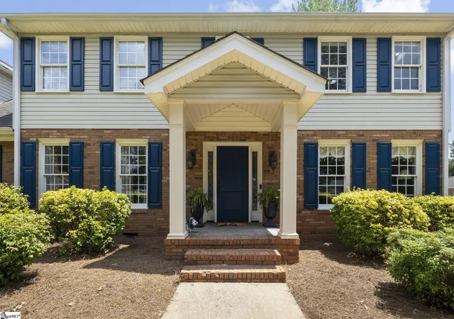 Photo 4 of Single family home for sale at 4 Brynhurst Ct, Greenville, SC 29615 | MLS# 1602220 | Listing updated on 2026-09-13