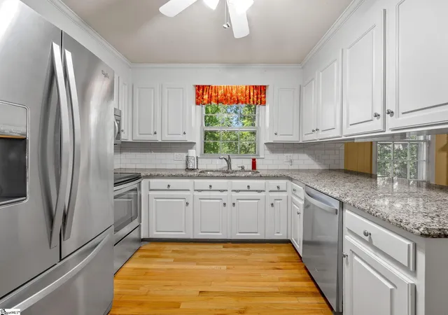 Photo 2 of Single family home for sale at 5 Badger Dr, Taylors, SC 29687 | MLS# 1601930 | Listing updated on 2026-08-26