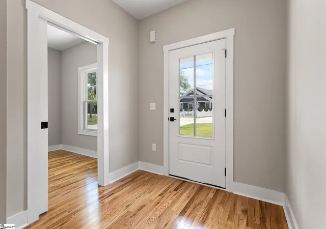 Photo 4 of Single family home for sale at 18 N Georgia Ave, Greenville, SC 29611 | MLS# 1558468 | Listing updated on 2026-09-01