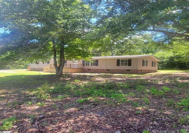 Photo 3 of Manufactured home for sale at 22 Lakeview Rd, Fountain Inn, SC 29644 | MLS# 1599866 | Listing updated on 2026-08-30