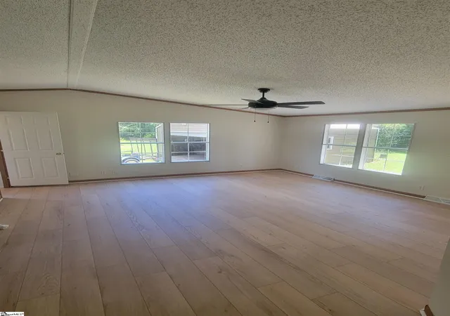 Photo 3 of Manufactured home for sale at 22 Lakeview Rd, Fountain Inn, SC 29644 | MLS# 1599866 | Listing updated on 2026-08-30