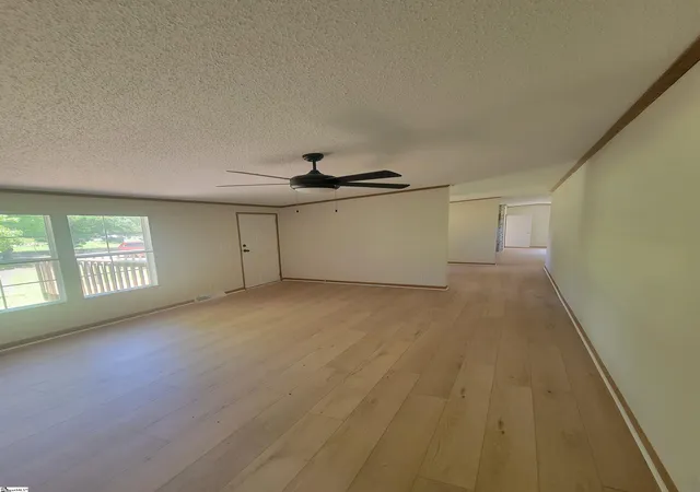 Photo 4 of Manufactured home for sale at 22 Lakeview Rd, Fountain Inn, SC 29644 | MLS# 1599866 | Listing updated on 2026-08-30