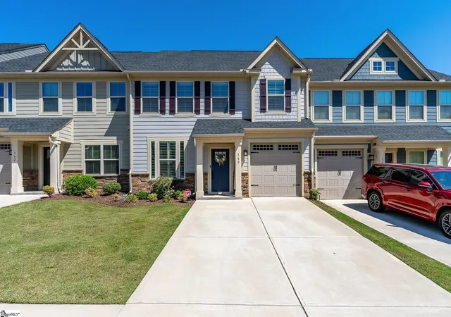 Photo 1 of Sale Pending at 160 Moss Hollow Wy, Simpsonville, SC 29680 | MLS# 1594865 | Listing updated on 2026-08-31