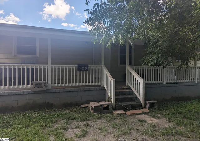 1st image of 109 Autumn Ln, Easley, SC 29642 | MLS# 1599179