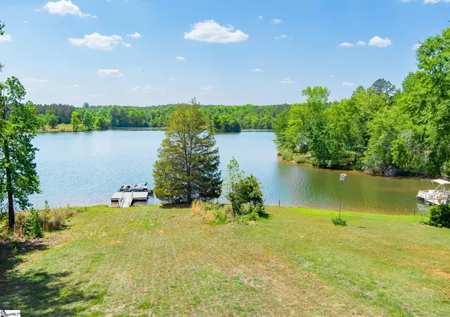 Photo 2 of Single family home for sale at 102 Indian Ridge Pt, Laurens, SC 29360 | MLS# 1589398 | Listing updated on 2026-09-28