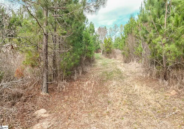 Photo 3 of House for sale at 650 Lake Rd, Clinton, SC 29325 | MLS# 1584957 | Listing updated on 2026-07-10