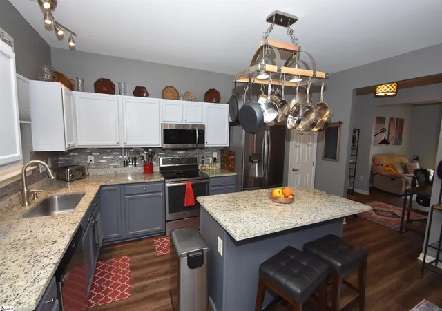 Photo 2 of Townhouse for sale at 218 Cambria Ct, Mauldin, SC 29662 | MLS# 1598609 | Listing updated on 2026-09-10