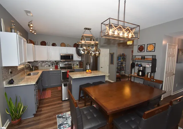 Photo 3 of Townhouse for sale at 218 Cambria Ct, Mauldin, SC 29662 | MLS# 1598609 | Listing updated on 2026-09-10