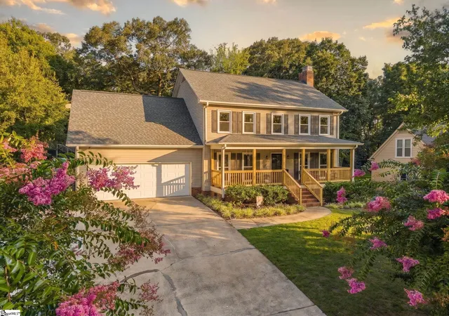 Photo 2 of Single family home for sale at 8 River Way Dr, Greer, SC 29651 | MLS# 1599817 | Listing updated on 2026-09-04