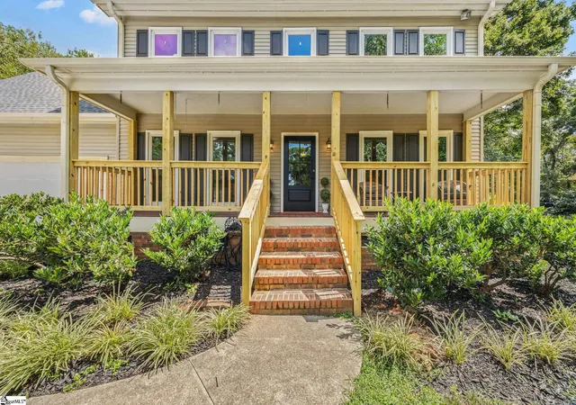Photo 2 of Single family home for sale at 8 River Way Dr, Greer, SC 29651 | MLS# 1599817 | Listing updated on 2026-09-04