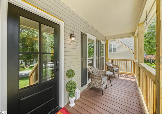 Photo 3 of Single family home for sale at 8 River Way Dr, Greer, SC 29651 | MLS# 1599817 | Listing updated on 2026-09-04