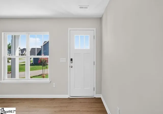 Photo 4 of Single family home for sale at 3 Bourn Dr, Simpsonville, SC 29680 | MLS# 1590868 | Listing updated on 2026-09-18