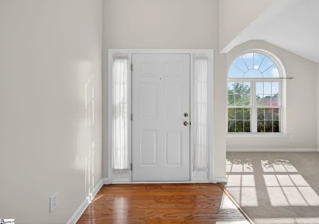 Photo 3 of Single family home for sale at 205 Summitbluff Dr, Greenville, SC 29617 | MLS# 1600172 | Listing updated on 2026-08-07