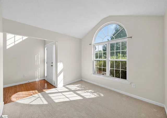 Photo 4 of Single family home for sale at 205 Summitbluff Dr, Greenville, SC 29617 | MLS# 1600172 | Listing updated on 2026-08-07
