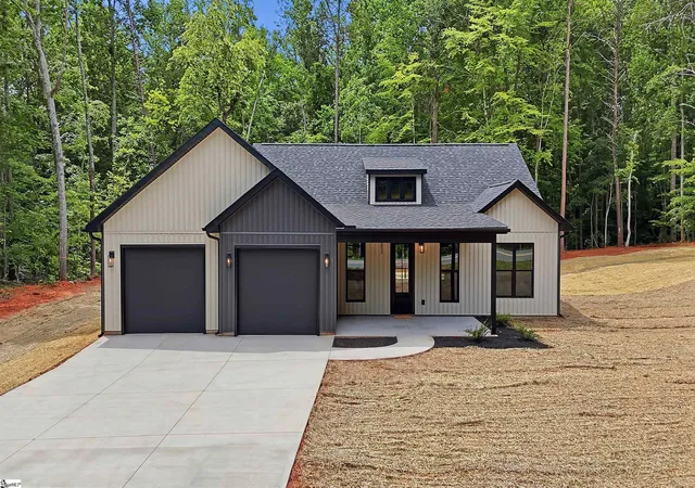 Photo 1 of Single family home for sale at 2835 Melvin Hill Rd, Campobello, SC 29322 | MLS# 1596021 | Listing updated on 2026-08-10