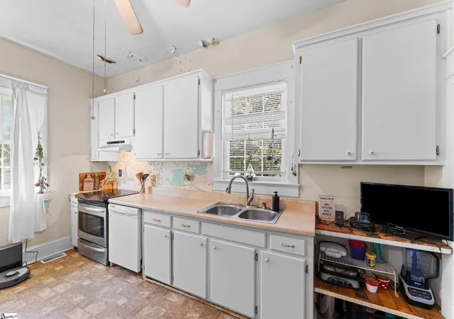 Photo 3 of Single family home for sale at 84 Saluda St, Ninety Six, SC 29666 | MLS# 1601532 | Listing updated on 2026-08-24