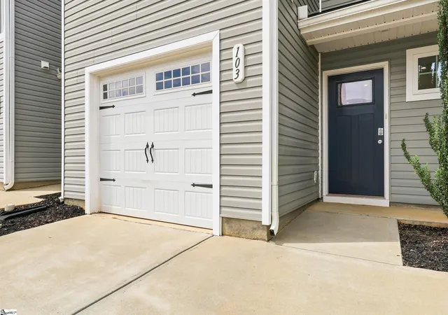 Photo 2 of Townhouse for sale at 103 Sarnesfield Wy, Greenville, SC 29605 | MLS# 1602308 | Listing updated on 2026-08-31