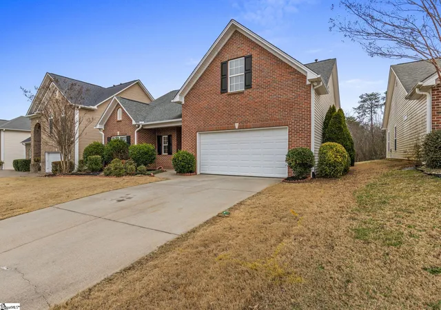 Photo 2 of Sale Pending at 704 Center Rd, Taylors, SC 29687 | MLS# 1583466 | Listing updated on 2026-08-30