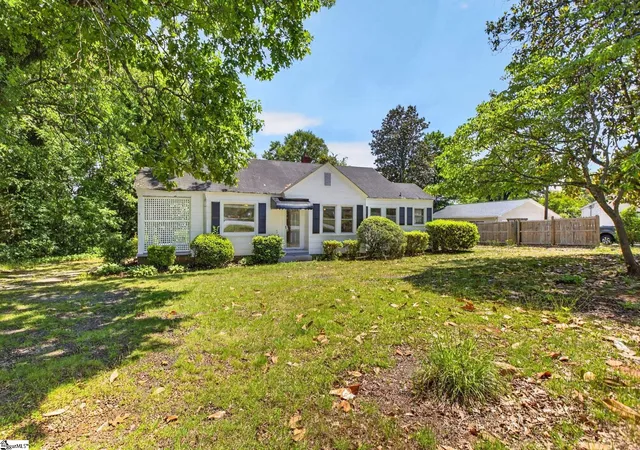 Homes for sale in Taylors, SC | 100 Bob White Ln, Taylors, SC 29687 | MLS# 1591755
