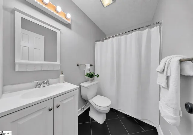 Photo 3 of Sale Pending at 5016 Maplewood Dr, Greenville, SC 29615 | MLS# 1601525 | Listing updated on 2026-09-03