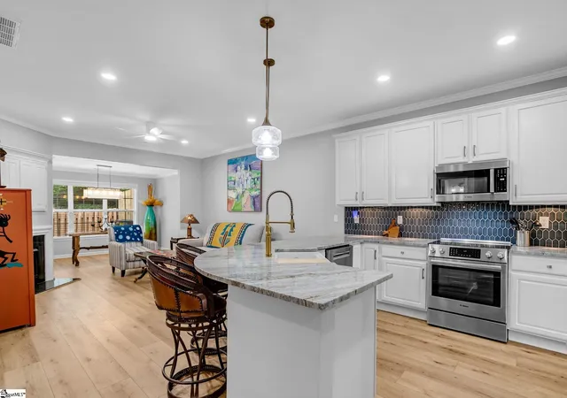 Photo 3 of Sale Pending at 510 Falling Rock Wy, Greenville, SC 29615 | MLS# 1599394 | Listing updated on 2026-08-19