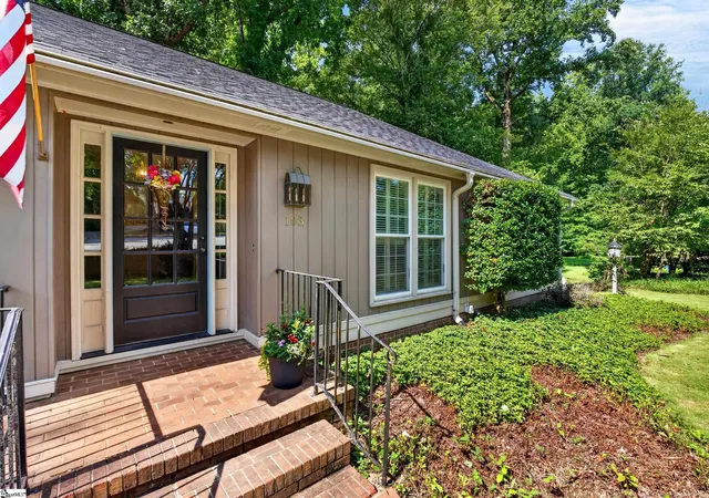 Photo 2 of Single family home for sale at 103 Lancelot Ct, Simpsonville, SC 29681 | MLS# 1601026 | Listing updated on 2026-09-30
