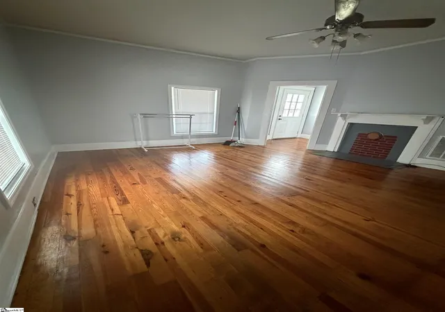 Photo 2 of Single family home for sale at 500 Lucas Ave, Laurens, SC 29360 | MLS# 1600719 | Listing updated on 2026-09-16