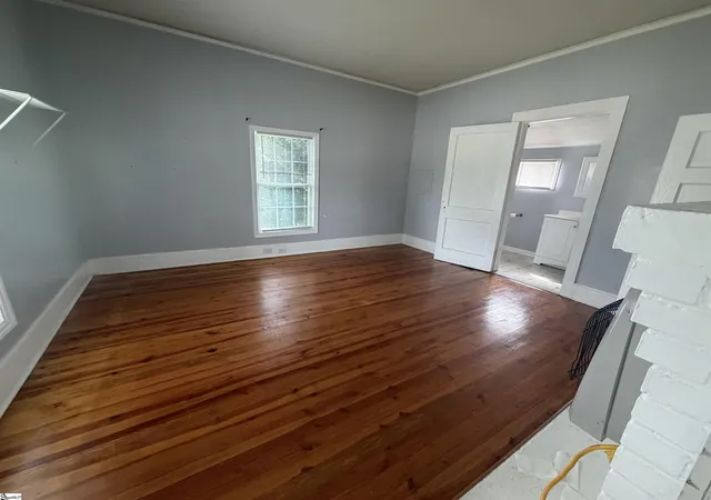 Photo 3 of Single family home for sale at 500 Lucas Ave, Laurens, SC 29360 | MLS# 1600719 | Listing updated on 2026-09-16