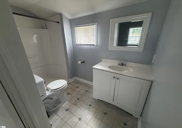 Photo 3 of Single family home for sale at 500 Lucas Ave, Laurens, SC 29360 | MLS# 1600719 | Listing updated on 2026-09-16