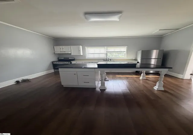 Photo 4 of Single family home for sale at 500 Lucas Ave, Laurens, SC 29360 | MLS# 1600719 | Listing updated on 2026-09-16