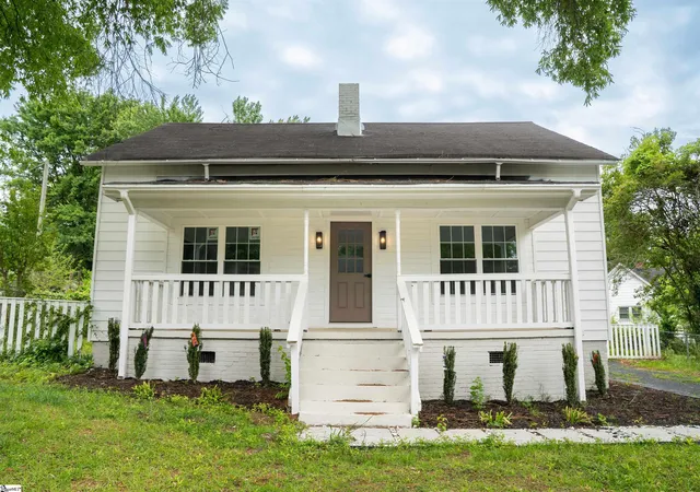 Photo 1 of Single family home for sale at 41 2nd St, Greenville, SC 29611 | MLS# 1591049 | Listing updated on 2026-08-27
