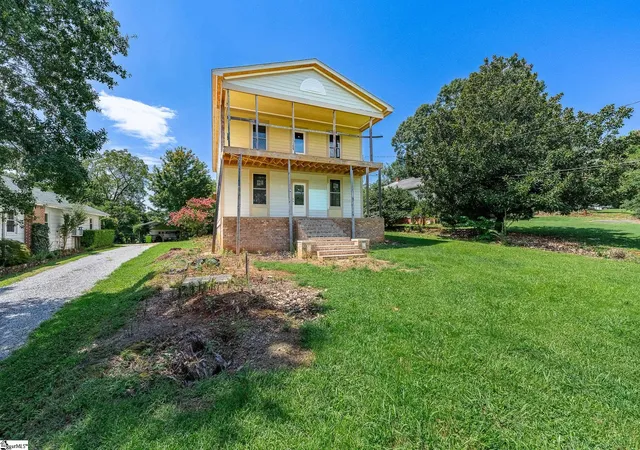 Photo 1 of Single family home for sale at 128 S Howard Ave, Landrum, SC 29356 | MLS# 1602121 | Listing updated on 2026-09-15