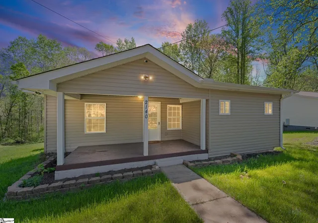 Homes for sale in Travelers Rest, SC | 2140 Geer Hwy, Travelers Rest, SC 29690 | MLS# 1588246