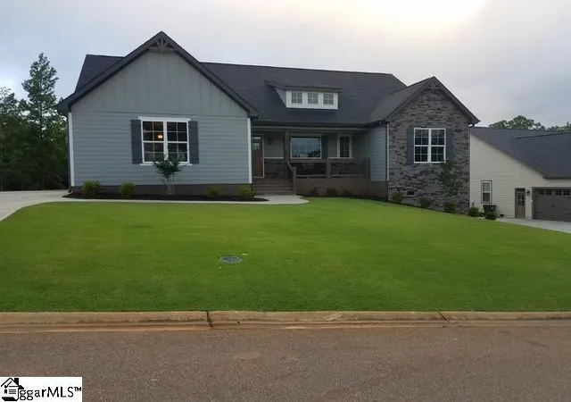 Photo 1 of Single family home for sale at 27 Enoree Wy, Taylors, SC 29687 | MLS# 1593571 | Listing updated on 2026-08-23
