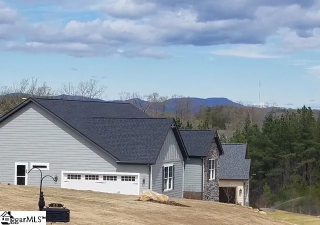 Photo 2 of Single family home for sale at 27 Enoree Wy, Taylors, SC 29687 | MLS# 1593571 | Listing updated on 2026-08-23
