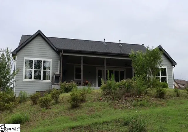 Photo 3 of Single family home for sale at 27 Enoree Wy, Taylors, SC 29687 | MLS# 1593571 | Listing updated on 2026-08-23