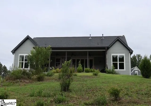 Photo 4 of Single family home for sale at 27 Enoree Wy, Taylors, SC 29687 | MLS# 1593571 | Listing updated on 2026-08-23