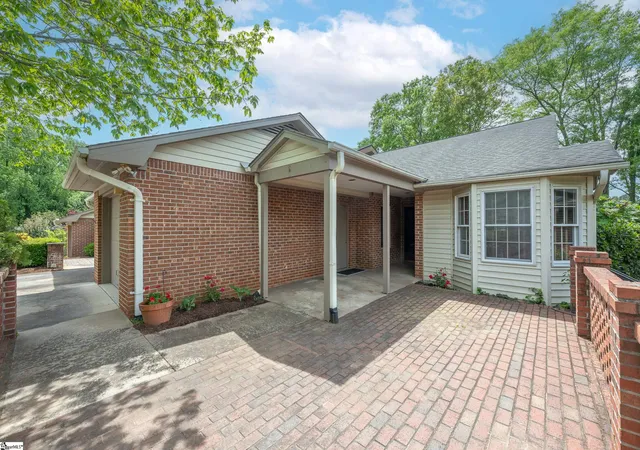 Photo 3 of Townhouse for sale at 406 Swansgate Pl, Greenville, SC 29605 | MLS# 1588251 | Listing updated on 2026-08-19