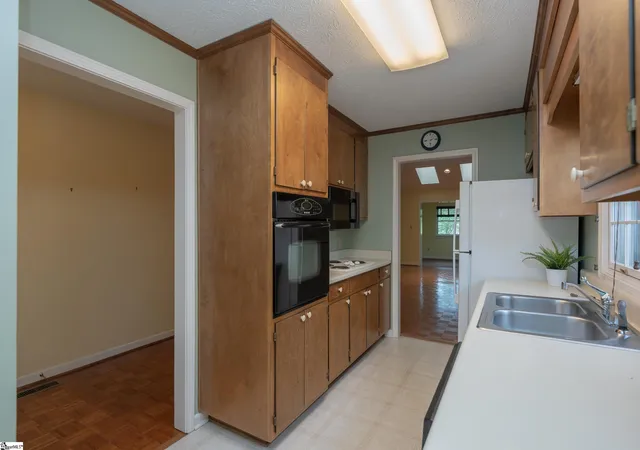 Photo 4 of Townhouse for sale at 406 Swansgate Pl, Greenville, SC 29605 | MLS# 1588251 | Listing updated on 2026-08-19