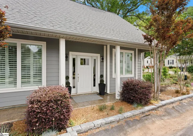 3rd image of 220 Cumberland Ave, Greenville, SC 29607 | MLS# 1591671