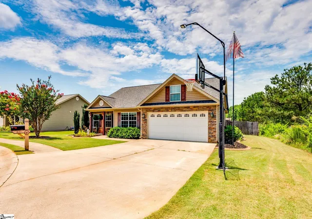 Homes for sale in Boiling Springs, SC | 837 Dove Creek Ct, Boiling Springs, SC 29316 | MLS# 1596996
