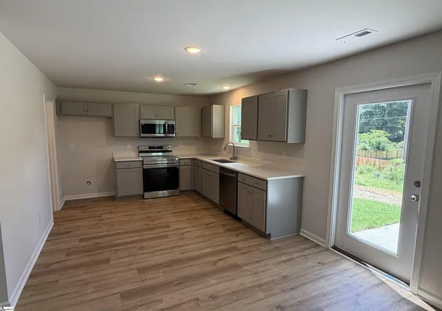 Photo 5 of Single family home for sale at 61 Campbell St, Duncan, SC 29334 | MLS# 1601282 | Listing updated on 2026-08-19