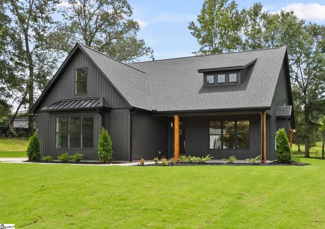 Photo 1 of Single family home for sale at 3 Birch Tree Rd, Greer, SC 29651 | MLS# 1576150 | Listing updated on 2026-01-05