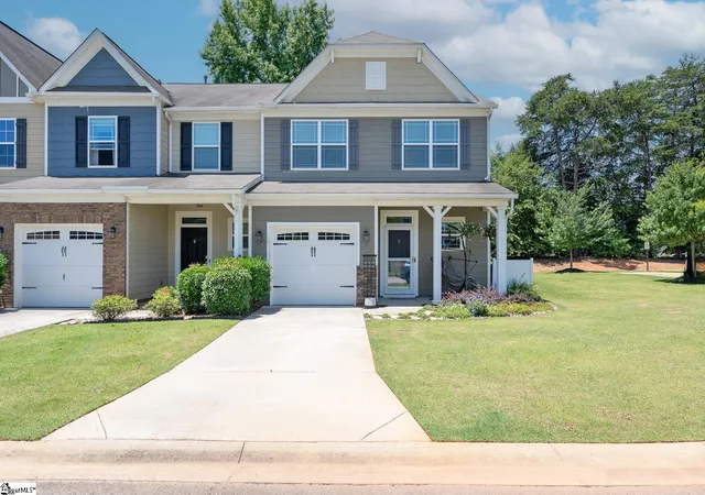 Photo 2 of Townhouse for sale at 800 Applyby Dr, Simpsonville, SC 29681 | MLS# 1597742 | Listing updated on 2026-10-01