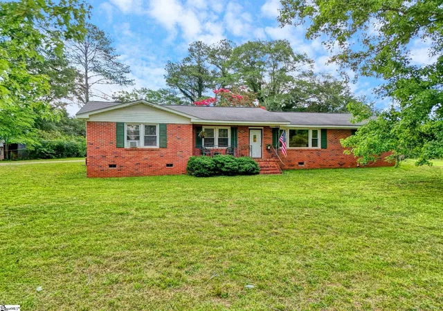 Homes for sale in Piedmont, SC | 202 Saluda Dr, Piedmont, SC 29673 | MLS# 1596593