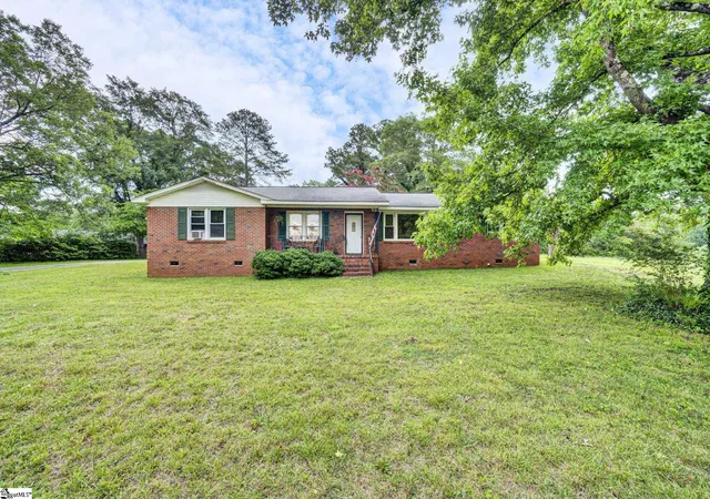 Homes for sale in Piedmont, SC | 202 Saluda Dr, Piedmont, SC 29673 | MLS# 1596593